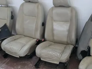 Asientos de coche beige
