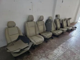 Asientos de coche beige