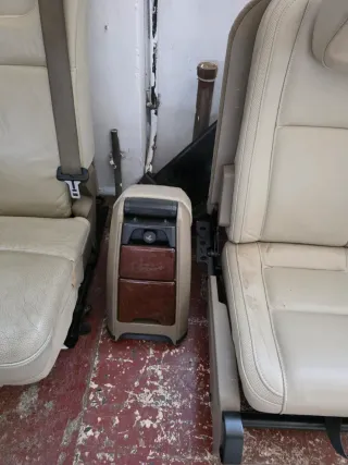 Asientos de coche beige