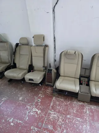 Asientos de coche beige