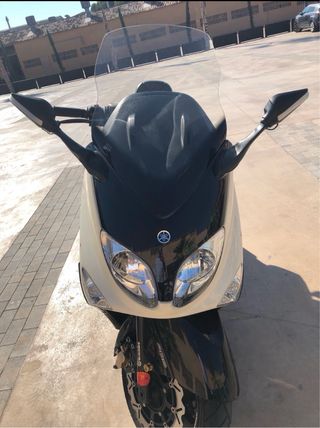 Yamaha T-max Negra Maxi-Scooter ABS