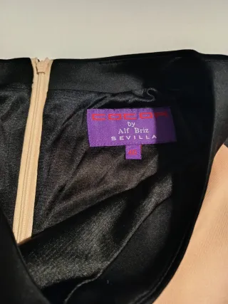 Elegante vestido beige y negro