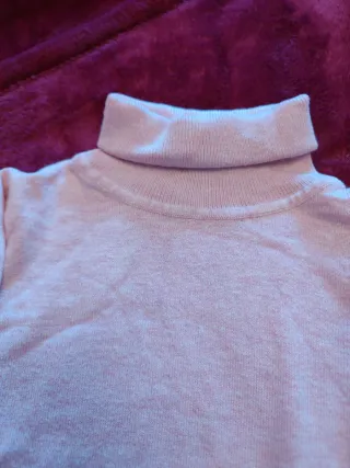 Jersey cuello alto rosa niña