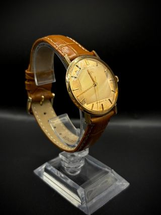 Reloj de oro 18k Movado Kingmatic "S"