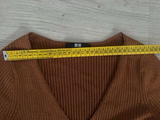 Vestido canalé Uniqlo marrón manga larga