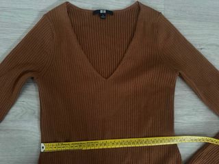 Vestido canalé Uniqlo marrón manga larga