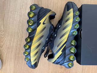 Nike Air Max DN8 Talla 44 Negro/Amarillo