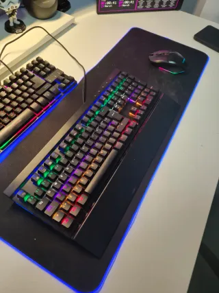 Teclado Mecánico Gaming RGB Negro