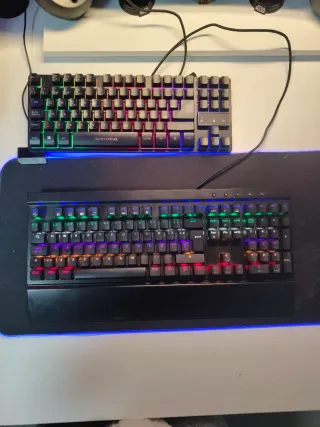 Teclado Mecánico Gaming RGB Negro