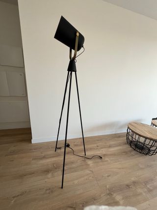 Foco de pie negro mate