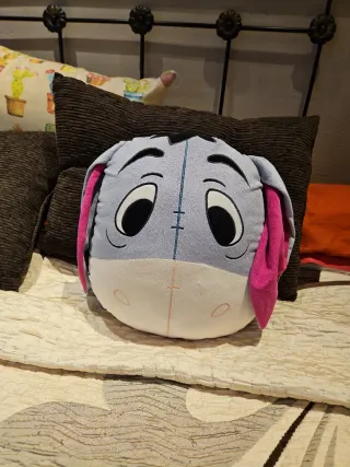Cojín Eeyore gris y rosa