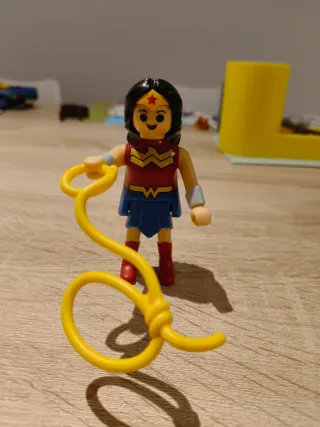 Wonder Woman Kinder Sorpresa Maxi
