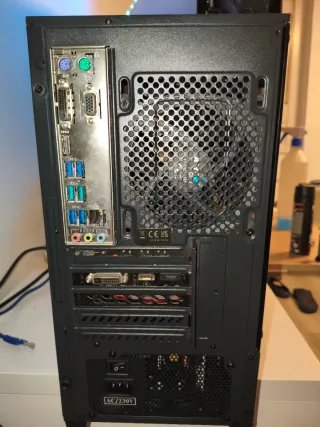 Torre Gaming + Amd Ryzen 3 + Msi 1050TI