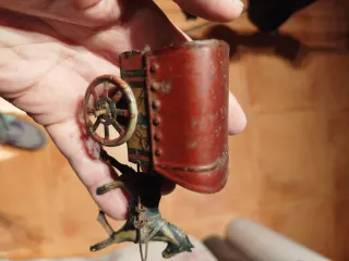 Antiguo tartana carrito hojalata juguete