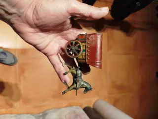 Antiguo tartana carrito hojalata juguete