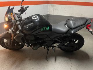 Kawasaki Naked Negra/Gris