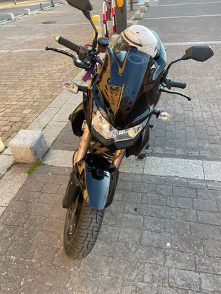 Kawasaki Naked Negra/Gris