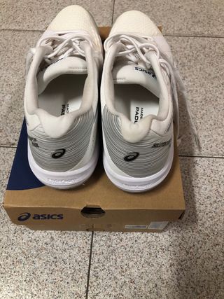 Zapatillas de pádel ASICS mujer blancas num. 39,5