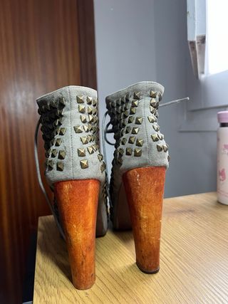 Botas Jeffrey Campbell Tachuelas