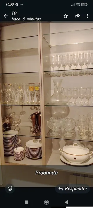 Vitrina de cristal para copas y vajilla