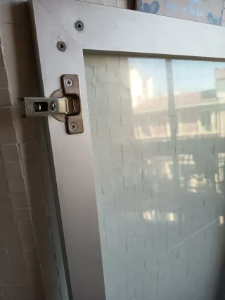 Vitrina de cristal para copas y vajilla