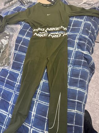Conjunto Nike Pro Leggings y Crop