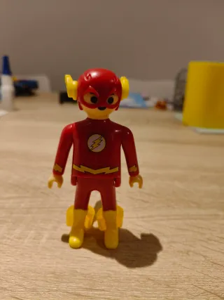 Figura Flash Kinder sorpresa Maxi