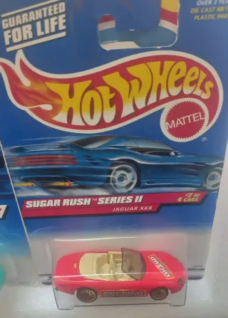 Conjunto 2 Jaguar XK8 Hot Wheels