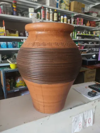 Tinaja de terracota pintada