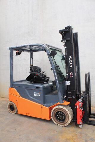 Carretilla Toyota 3,5 Eléctrica Doble Posicionador