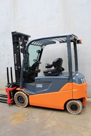 Carretilla Toyota 3,5 Eléctrica Doble Posicionador