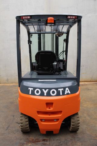 Carretilla Toyota 3,5 Eléctrica Doble Posicionador