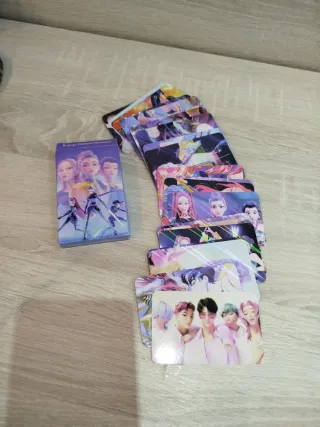 Caja 30 Cartas Huntrix K-pop Demon Hunters