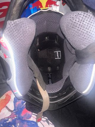 Casco Airoh Aviator Red Bull