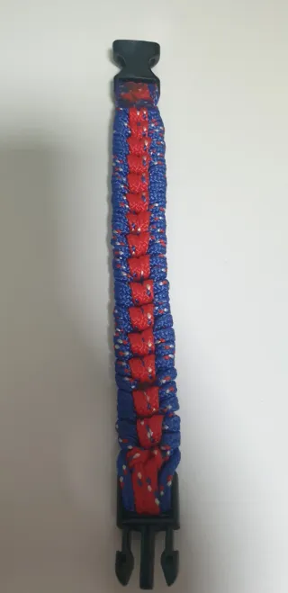 Pulseras de cuerda trenzada azul y roja