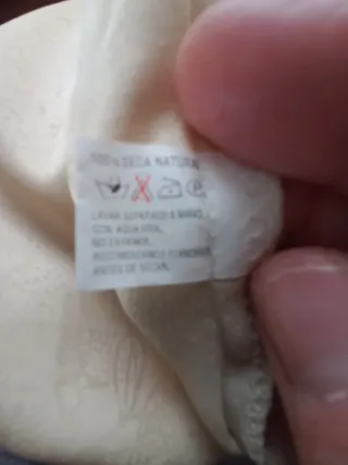 Batín de seda beige