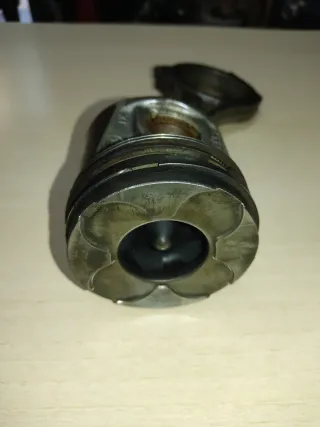 Pistón y biela motor BDG 2.5 TDI VW AUDI SKODA