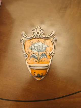 Benditera de porcelana con flor