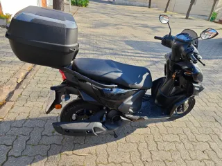 Yamaha Cygnus Ray ZR Scooter Negra
