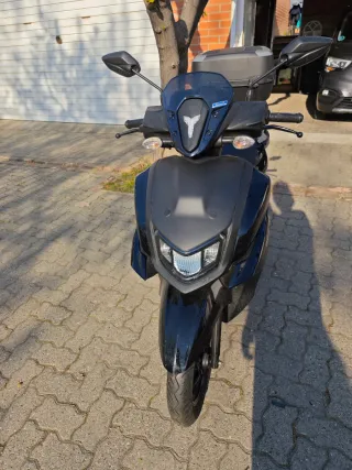 Yamaha Cygnus Ray ZR Scooter Negra
