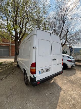 Mercedes-Benz Sprinter 321kilometros