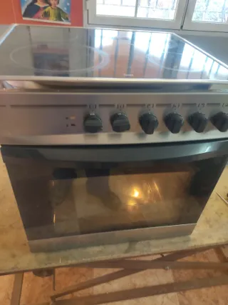 Horno y vitrocerámica Teka