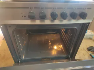 Horno y vitrocerámica Teka