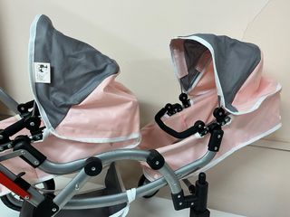 Coche de muñecas gemelas rosa y gris