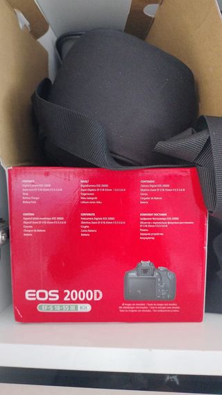 Cámara Canon EOS 2000D sin usar