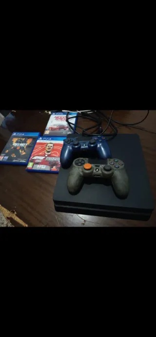 PS4 (PlayStation 4) Negra + 3 Juegos