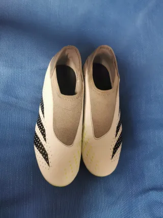 Zapatillas Adidas Predator Blancas y Amarillas