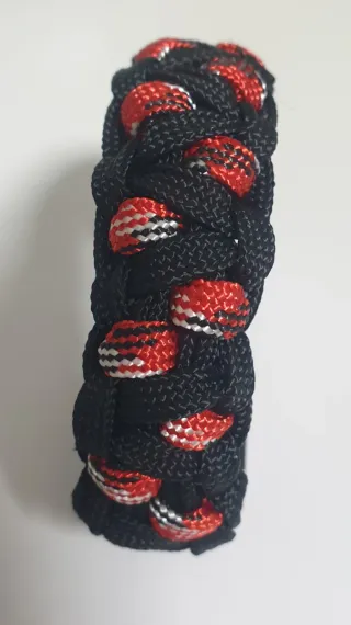 Pulsera de cuerda negra y roja