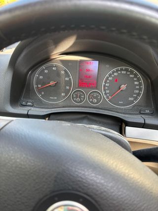 Volkswagen Golf negro