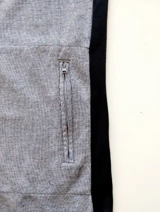 Sudadera Nike con capucha gris y negra